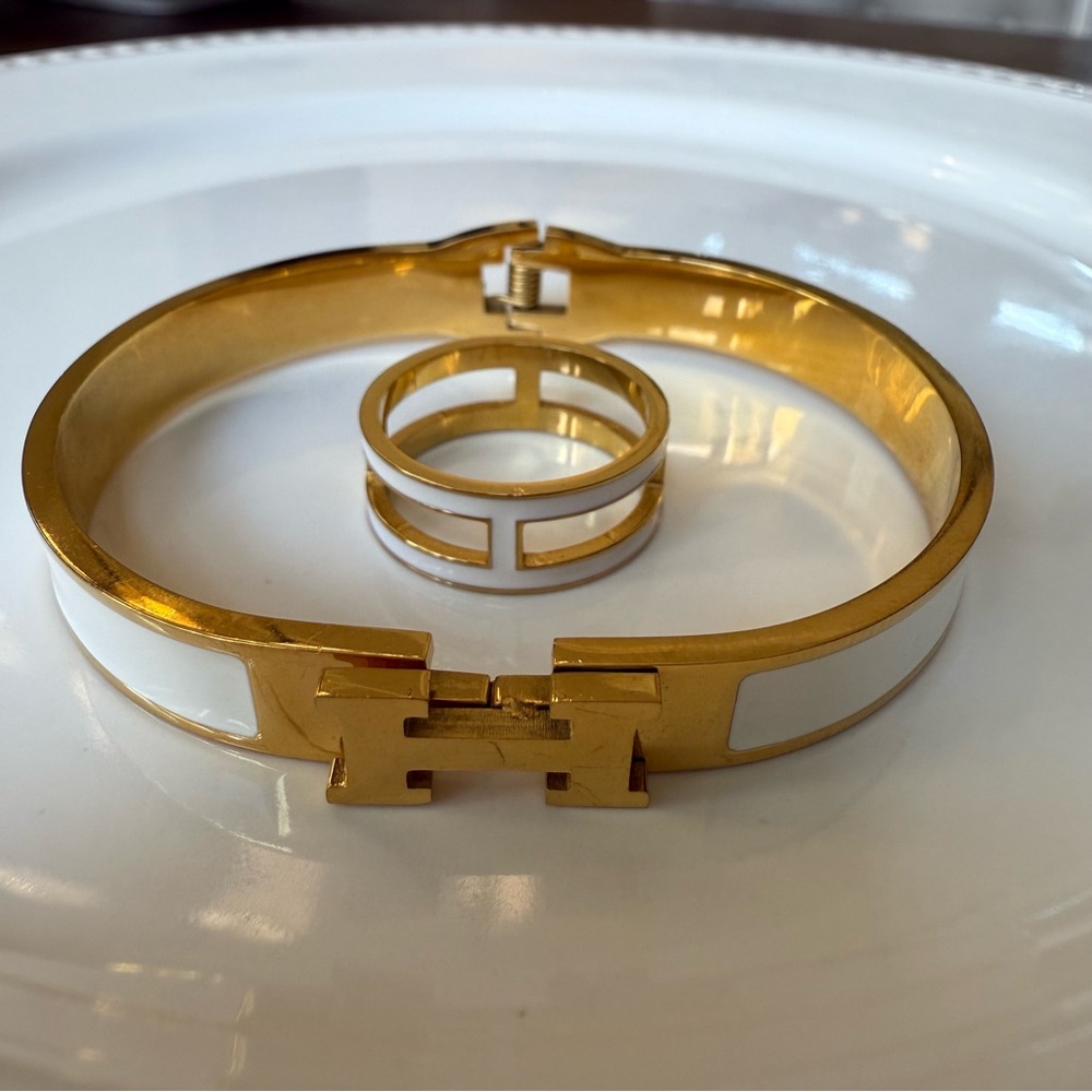 Venice, Italy Finds~Chic Gold and White Bracelet and Ring Set